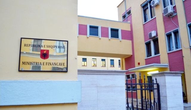 Fitimet e kompanive shterore bien 60 per qind ne 2015